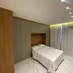 Lindo Apartamento De Alto Padrao A Duas Quadras Da Praia De Copacabana