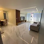 Lindo Apartamento De Alto Padrao A Duas Quadras Da Praia De Copacabana